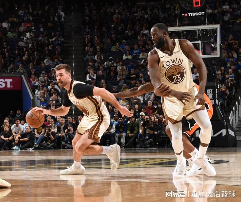 乐鱼体育官方网站-NBA最新排名!火箭坐稳第三,快船收大礼,勇士危险,湖人被甩开